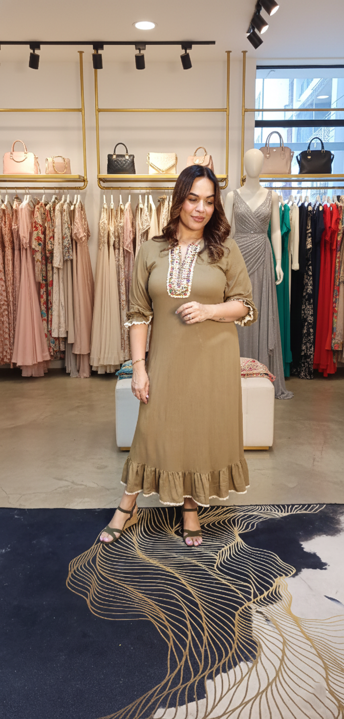 Wrinkle rayon fabric dress with beautiful embellished neck lace